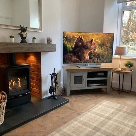 Woodland Cottage - Private Courtyard - Pet Friendly Retreat In The Heart Of Windermere Eksteriør billede