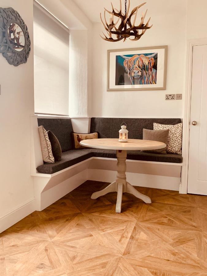 Woodland Cottage - Private Courtyard - Pet Friendly Retreat In The Heart Of Windermere Eksteriør billede
